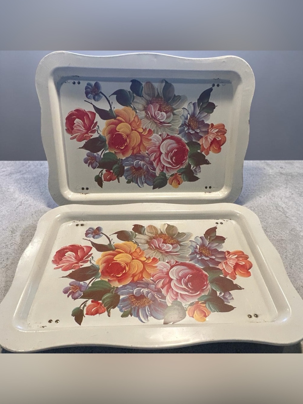 Vintage Floral TV Tray Set of 2 Retro Lap Tray Mid Century Metal Serving